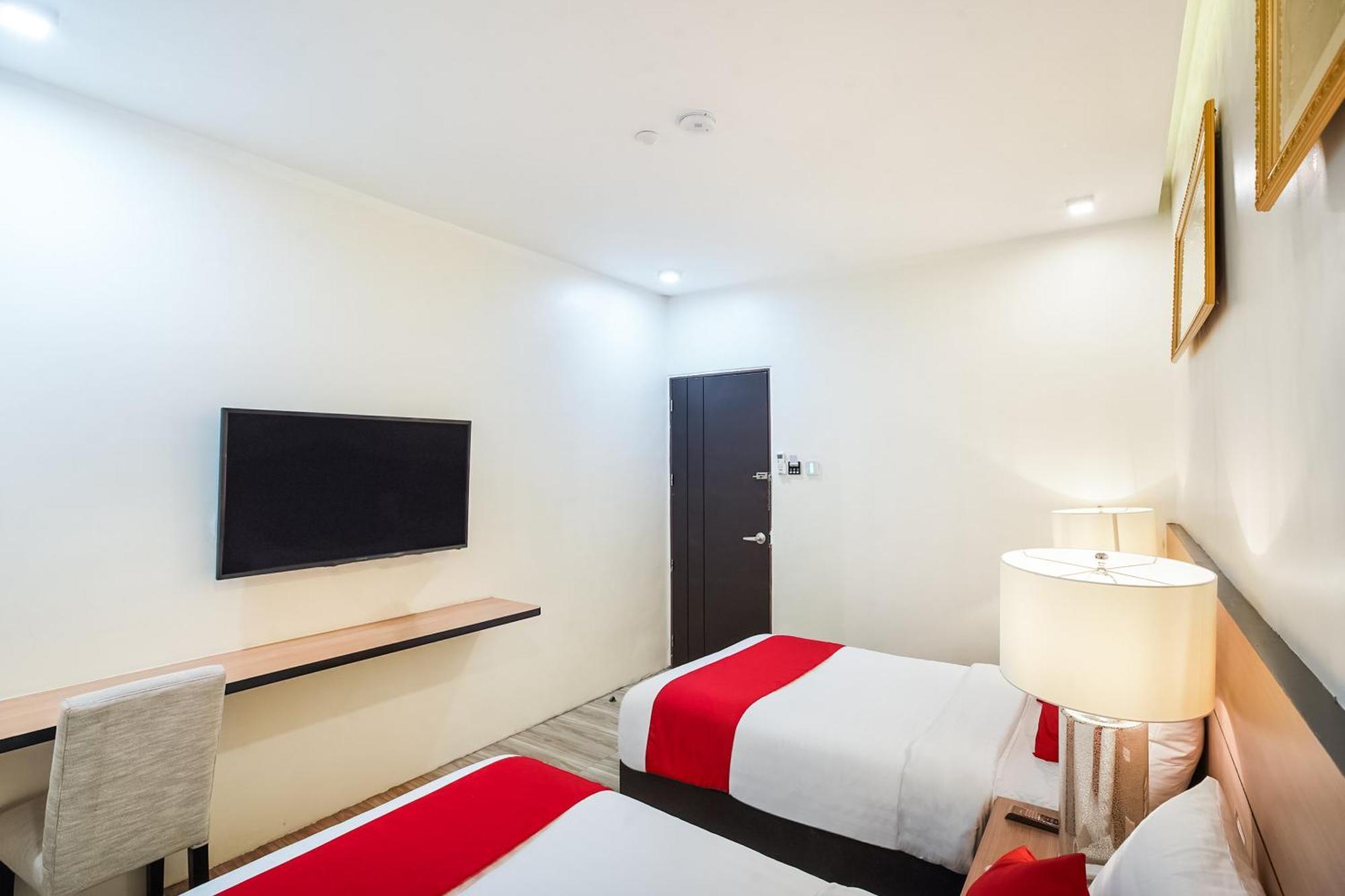 Oyo 489 Casa Mia Hotel Suites General Santos City Экстерьер фото
