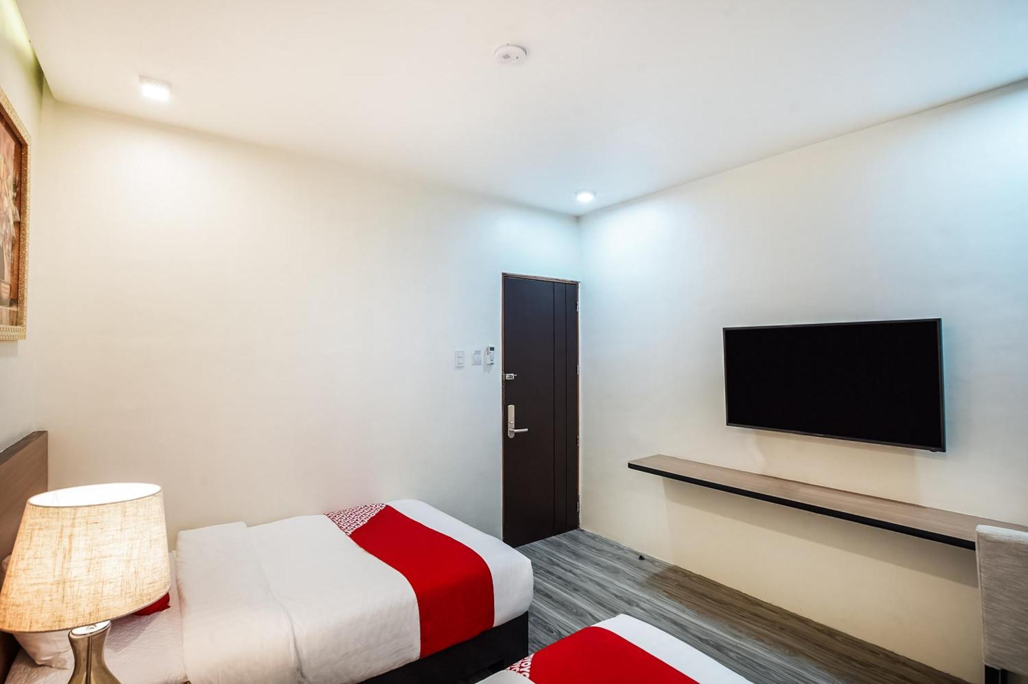 Oyo 489 Casa Mia Hotel Suites General Santos City Экстерьер фото